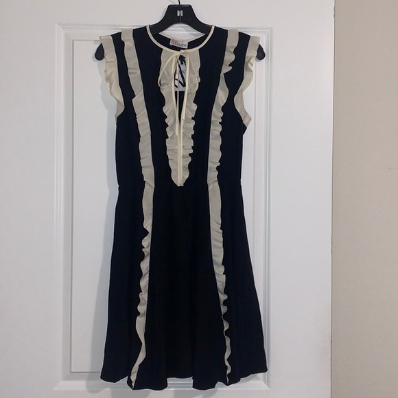 RED Valentino Black & White Ruffle Trim Dress - Size 42 EU / 4 US - New - Picture 3 of 7